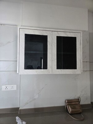 Furnished Amenities in 3 BHK Apartment at Sukirti 54, Shela – for Rent