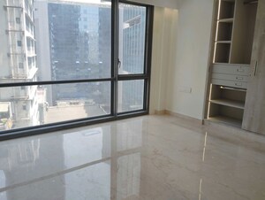 Room in 4 BHK Apartment at Omkar 1973, Worli – for Rent