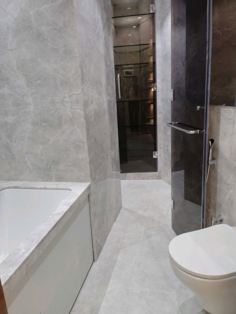 Bathroom, omkar-1973 4 Bedroom 1800 Sq.Ft. Apartment In Worli Mumbai 10262318