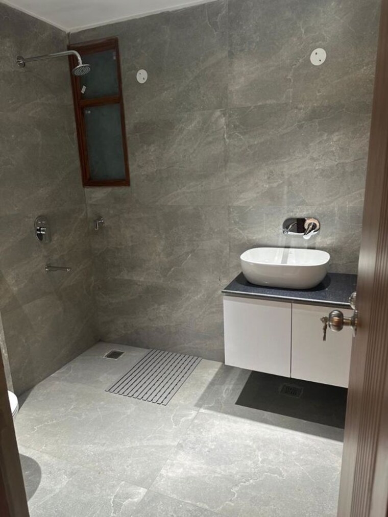 Bathroom, ghazipur 3 Bedroom 1560 Sq.Ft. Apartment In Ghazipur Zirakpur 10262247