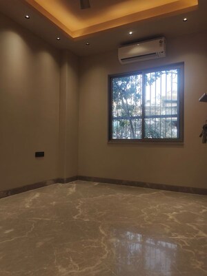 Room in 3 BHK Builder Floor at Kailash Colony – for Sale