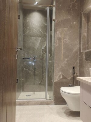 Furnished Amenities in 3 BHK Builder Floor at Kailash Colony – for Sale