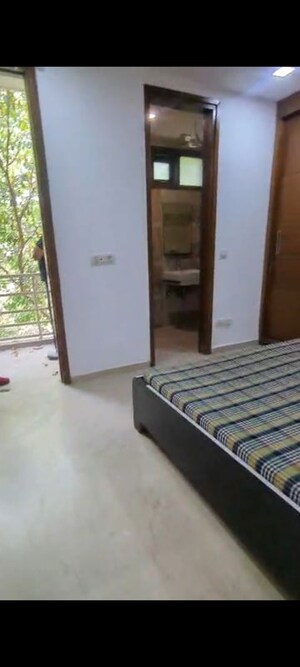 Room in 2 BHK Builder Floor at Lajpat Nagar I – for Rent