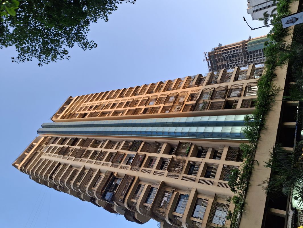 3 BHK + Pooja Room,Servant Room,Extra Room,Basement 24000 Sq.Ft. Apartment in Gajra Bhoomi Oscar