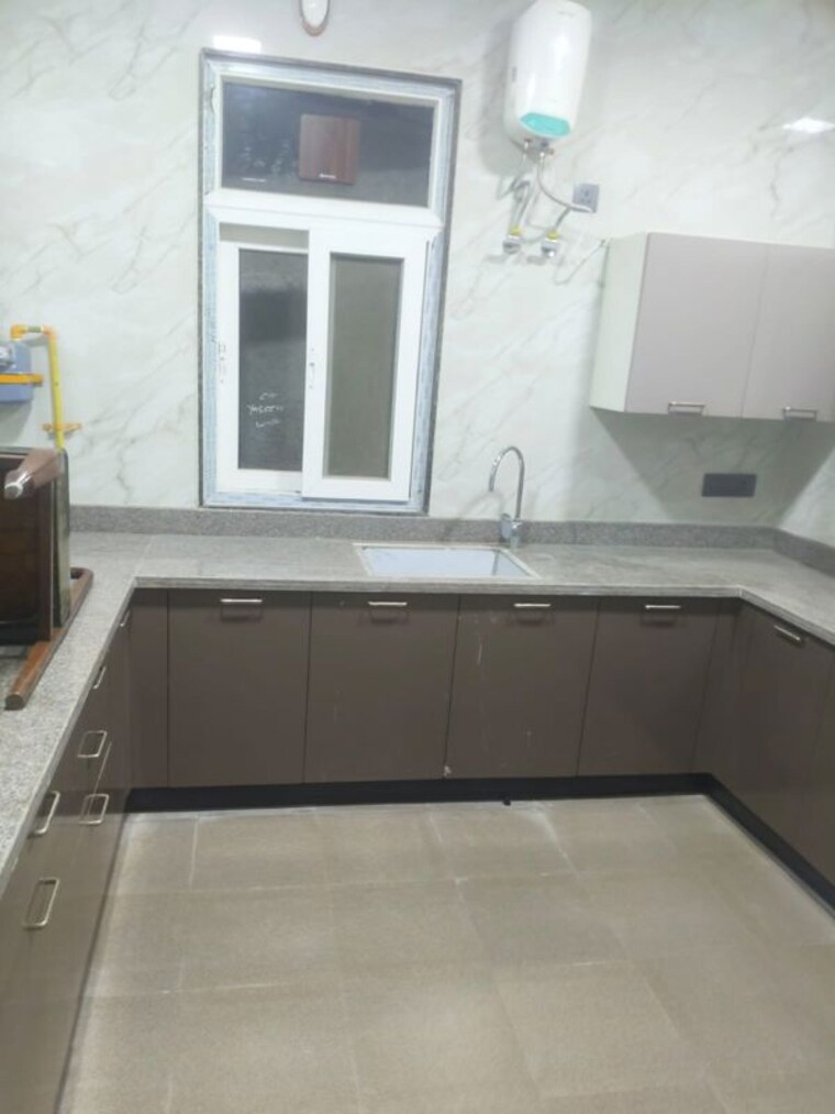 Kitchen, dayanand colony 2 Bedroom 900 Sq.Ft. Builder Floor In Dayanand Colony Delhi 10262387