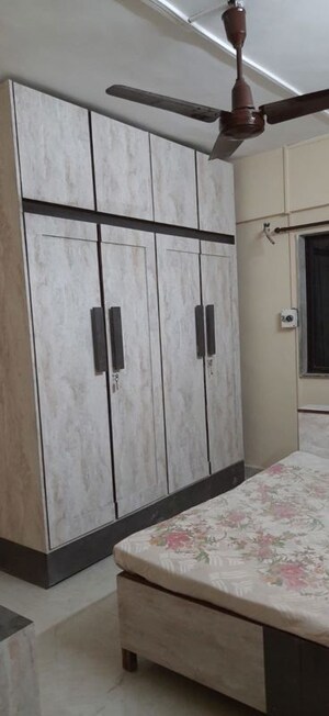 Room in 1 BHK Apartment at Ever Top Apartment, Andheri West – for Rent