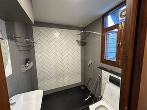 Master Bedroom in 3 BHK Apartment at Geetanjili Indira, Indiranagar – for Rent