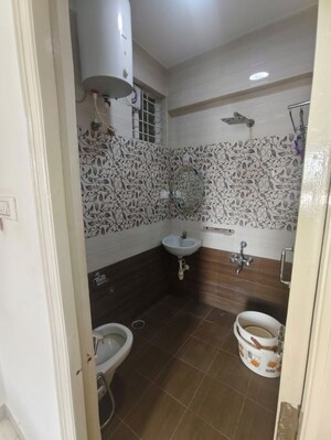 Bathroom in 2 BHK Apartment at Frazer Heights, Frazer Town – for Rent