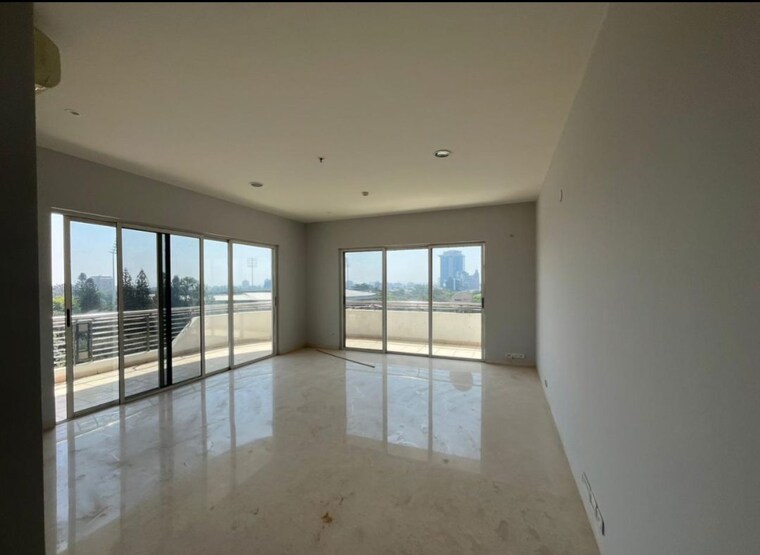 Room, mantri-altius 4 Bedroom 5500 Sq.Ft. Apartment In Shivaji Nagar Bangalore 9910382