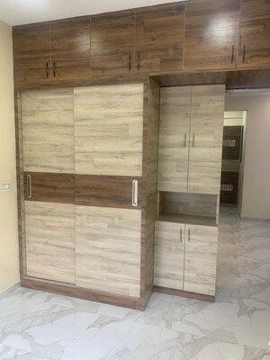 Room in 2.5 BHK Apartment at SNS Premnivas, Infantry Road – for Rent