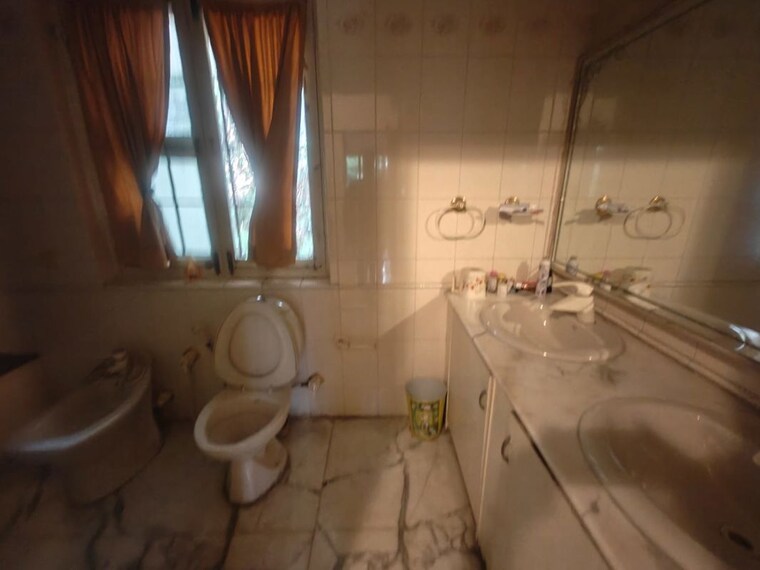 Bathroom, sterling-brunton 5 Bedroom 6000 Sq.Ft. Apartment In Mg Road Bangalore 9632992
