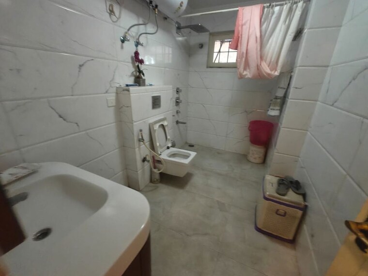 Bathroom, sterling-brunton 5 Bedroom 6000 Sq.Ft. Apartment In Mg Road Bangalore 9632992