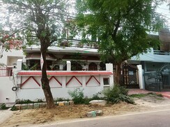 5 BHK + Pooja Room,Servant Room Independent House For Sale in Gomti Nagar