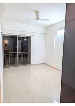 Room in 2 BHK Apartment at Goyal and Co Orchid Greens, Kannur – for Rent