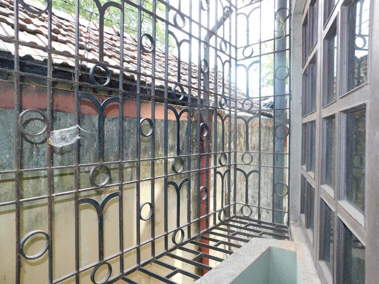 Balcony, gariahat 2 Bedroom 750 Sq.Ft. Apartment In Gariahat Kolkata 10168457