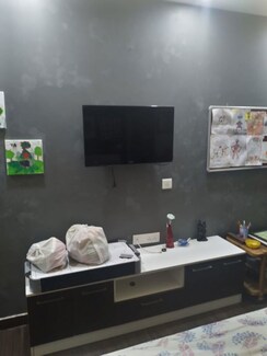 5 BHK + Pooja Room,Servant Room Penthouse For Sale in Crossing Republik