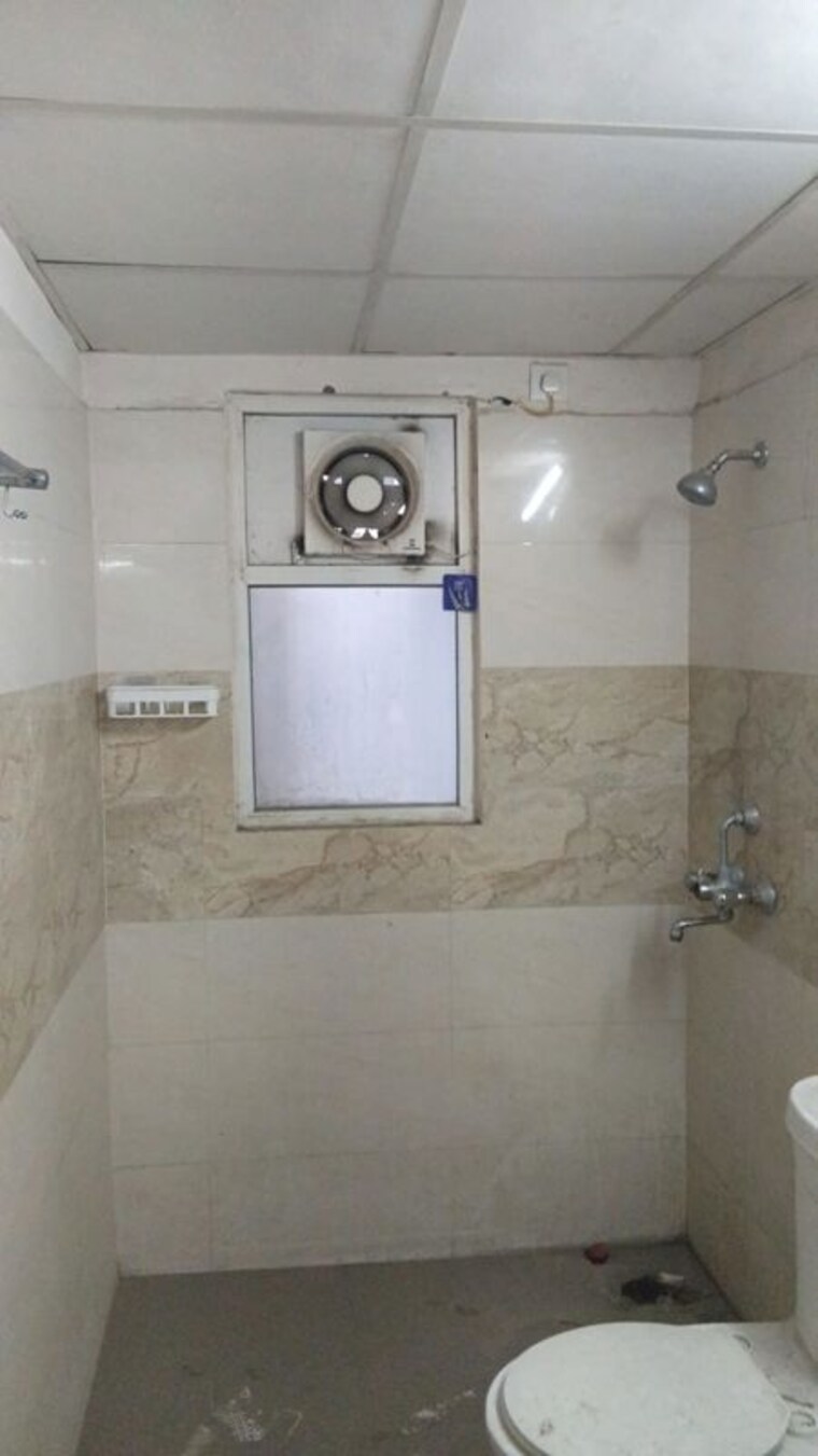 Bathroom, crossing-republik 5 Bedroom 3200 Sq.Ft. Penthouse In Crossing Republic Ghaziabad 10262484