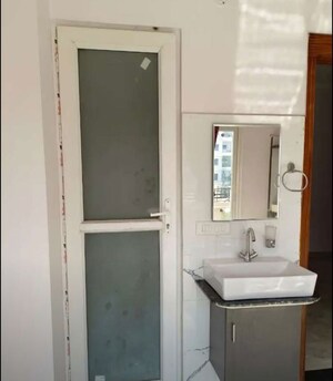 Kitchen in 1 BHK Builder Floor at Gomti Nagar – for Rent