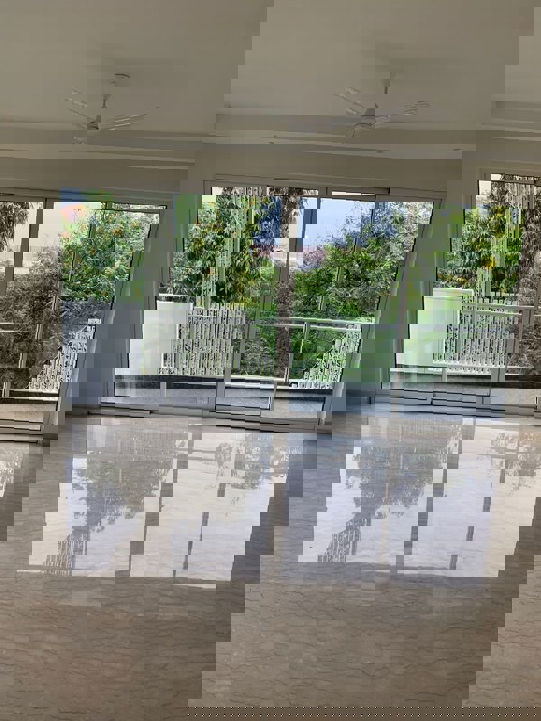 Room in 4 BHK Builder Floor at Defence Colony – for Sale