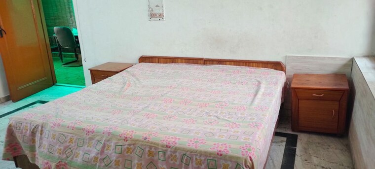 Bedroom, sector 31 2 Bedroom 3000 Sq.Ft. Villa In Sector 31 Noida 10262525