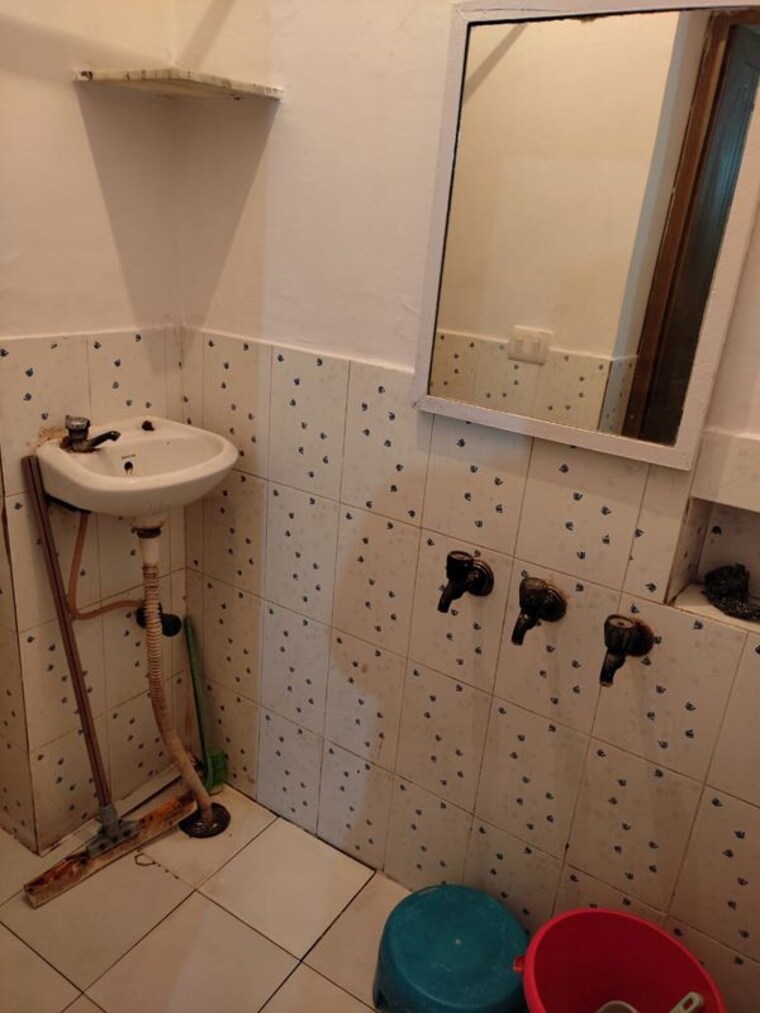 Bathroom, sector 31 2 Bedroom 3000 Sq.Ft. Villa In Sector 31 Noida 10262525