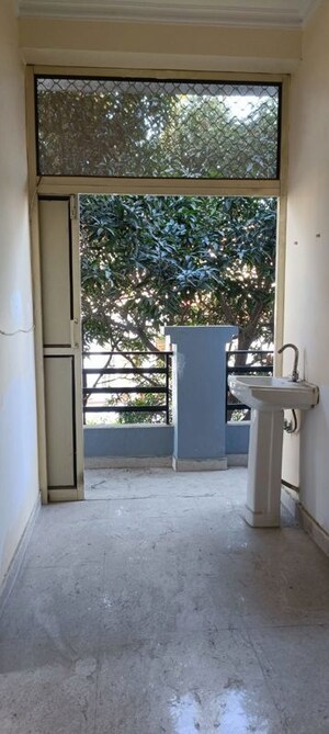 2 BHK Builder Floor For Rent in Gomti Nagar