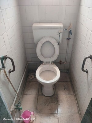 Bathroom in 1 RK Apartment at Mulund West – for Rent