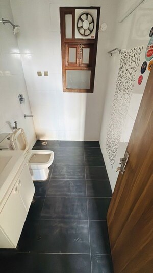 Bathroom in 3 BHK Apartment at Anamika Enclave, Sector 14 – for Rent
