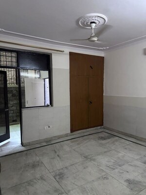 Room in 2 BHK Independent House at Sector 50 – for Rent