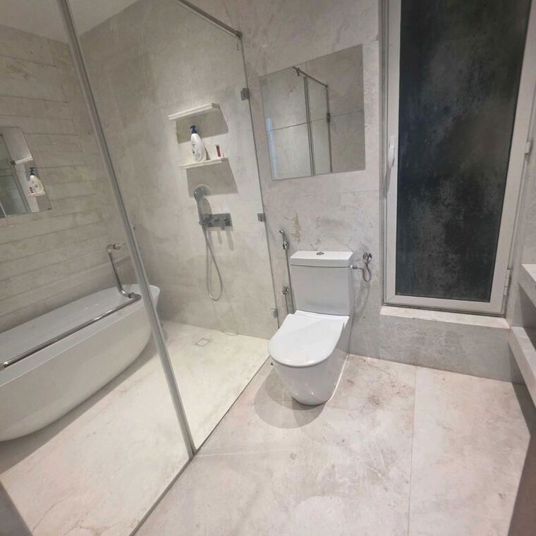 Bathroom, indiabulls-blu 3 Bedroom 2000 Sq.Ft. Apartment In Worli Mumbai 10262576