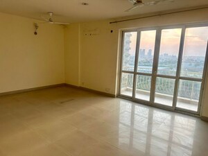 Room in 3 BHK Apartment at Emaar Gurgaon Greens, Sector 102 – for Rent