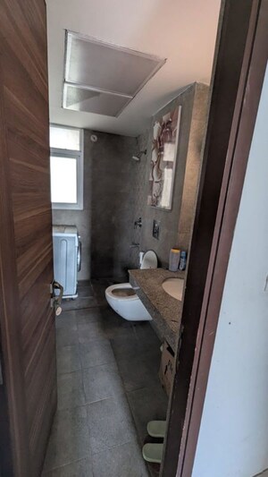 Bathroom in 3 BHK Apartment at Shalimar Oneworld Vista, Gomti Nagar – for Rent