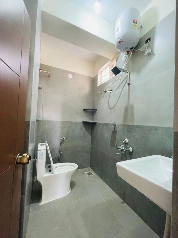 Bathroom, sai-arcade-bellandur 2 Bedroom 1100 Sq.Ft. Apartment In Bellandur Bangalore 10262601