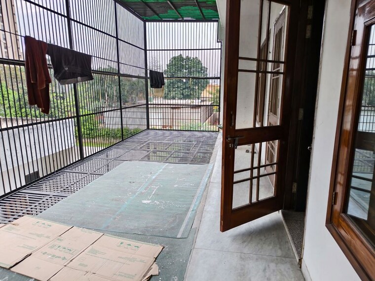 Balcony, alpha ii greater noida 3 Bedroom 200 Sq.Mt. Independent House In Alpha Ii Greater Noida Greater Noida 10262602