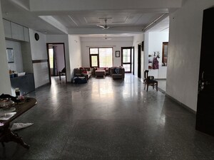 Parking in 3 BHK Independent House at Gamma I Greater Noida – for Rent