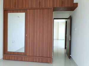 Room in 2 BHK Apartment at Dynamix Divum, Malad East – for Rent