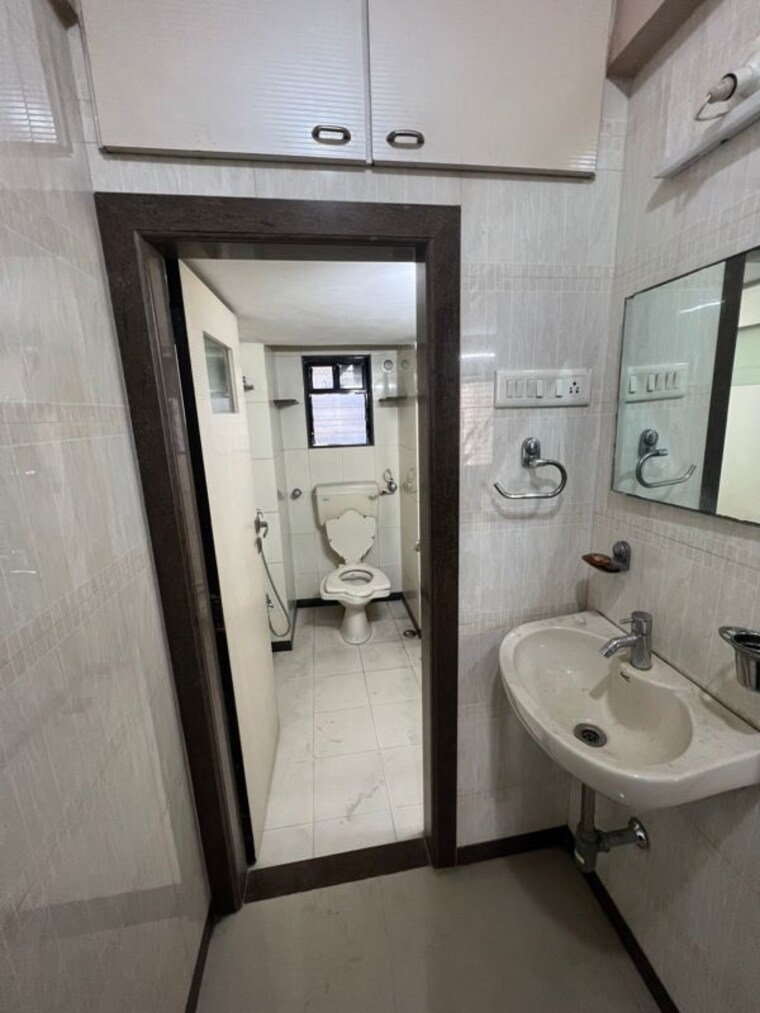 Bathroom, padmini-chs 2 Bedroom 700 Sq.Ft. Apartment In Chembur Mumbai 10262615