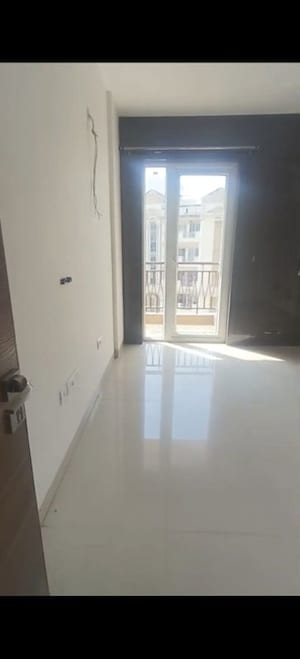 Building Lobby in 3.5 BHK Apartment at Shalimar Oneworld Vista, Gomti Nagar – for Rent