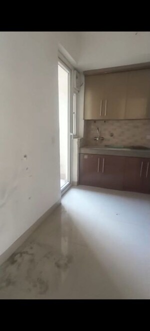 Furnished Amenities in 3.5 BHK Apartment at Shalimar Oneworld Vista, Gomti Nagar – for Rent