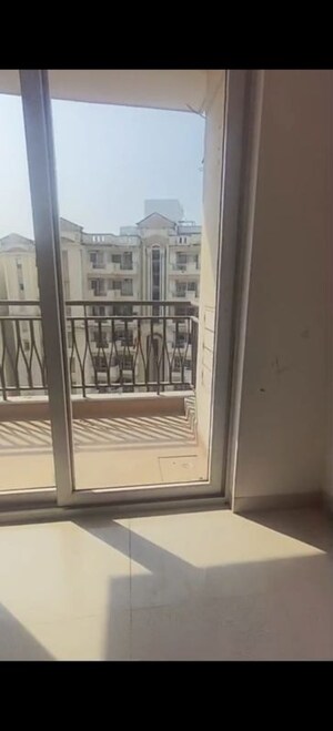 Balcony in 3.5 BHK Apartment at Shalimar Oneworld Vista, Gomti Nagar – for Rent