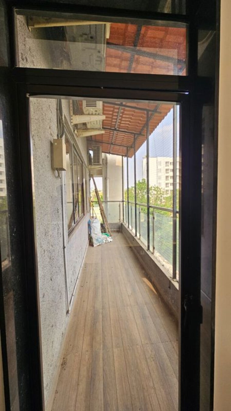 Balcony, deron-heights Commercial Office Space 1000 Sq.Ft. In Pashan Pune 10262660