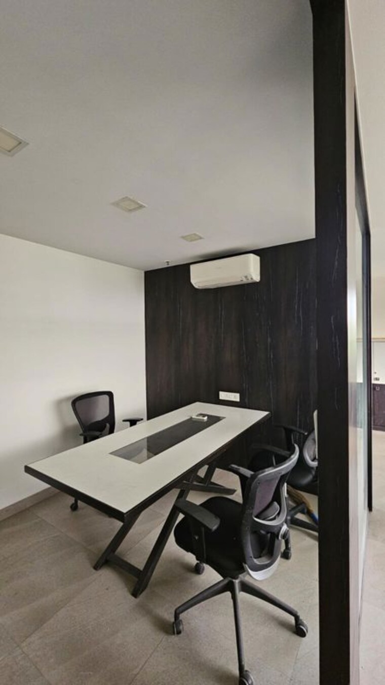 Team Area, deron-heights Commercial Office Space 1000 Sq.Ft. In Pashan Pune 10262660