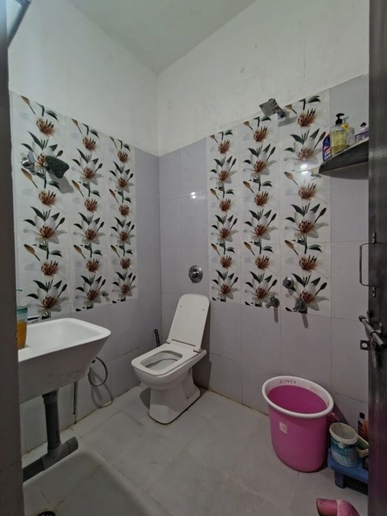 Bathroom, yash-anjaneya-crest 2 Bedroom 1200 Sq.Ft. Apartment In Ajni Square Nagpur 10262677