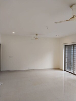 Room in 3.5 BHK Apartment at Goel Ganga Utopia, Bavdhan – for Sale