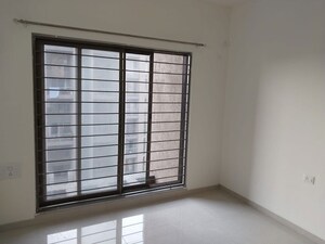 Room in 3.5 BHK Apartment at Goel Ganga Utopia, Bavdhan – for Sale