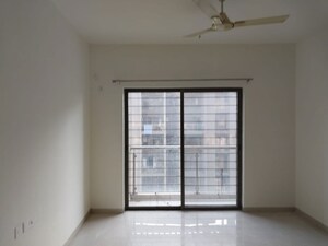Room in 3.5 BHK Apartment at Goel Ganga Utopia, Bavdhan – for Sale