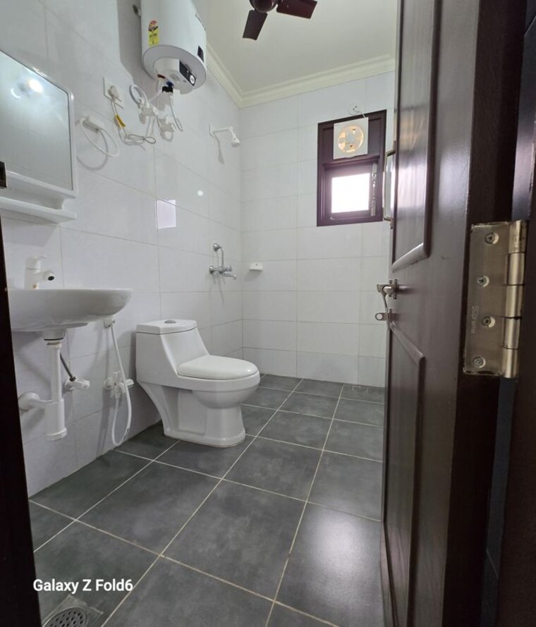 Bathroom, chattarpur 1 Bedroom 500 Sq.Ft. Apartment In Chattarpur Delhi 10262685