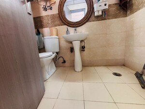 Bathroom in 2.5 BHK Apartment at Supertech Ecociti, Sector 137 – for Rent