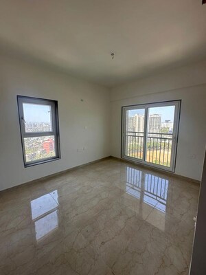 2 BHK Apartment For Rent in Shapoorji Pallonji Alpine 2, Kandivali East