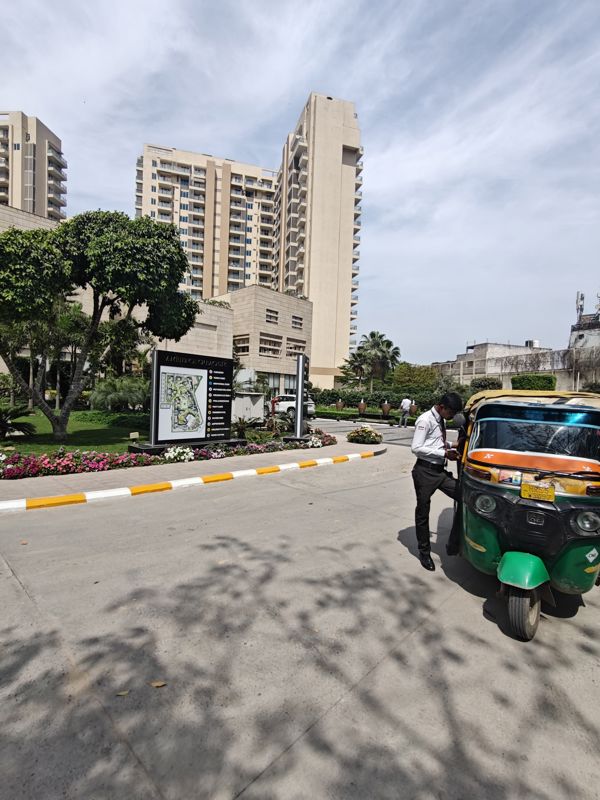 4 BHK + Pooja Room,Servant Room,Study Room,Extra Room 4422 Sq.Ft. Apartment in Ambience Creacions